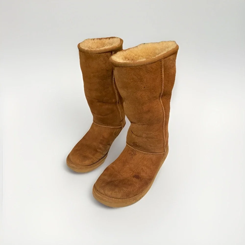 UGG Australia Classic Tall Chestnut Sheepskin Boots Womens Size 7 Cozy Winter